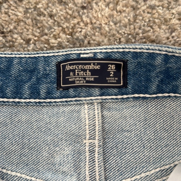 Abercrombie and Fitch women’s Jean skirt size 2 - Picture 2 of 3